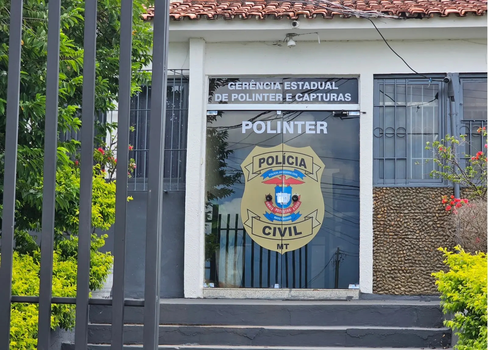 Condenado a 44 anos por latrocínio é preso usando tornozeleira falsa em Cuiabá